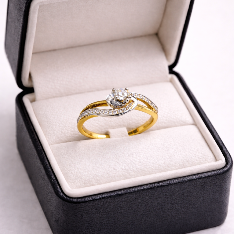 Diamond Gold Ring - 21 Karat - 25 Cent Diamond - Weight: 3.290